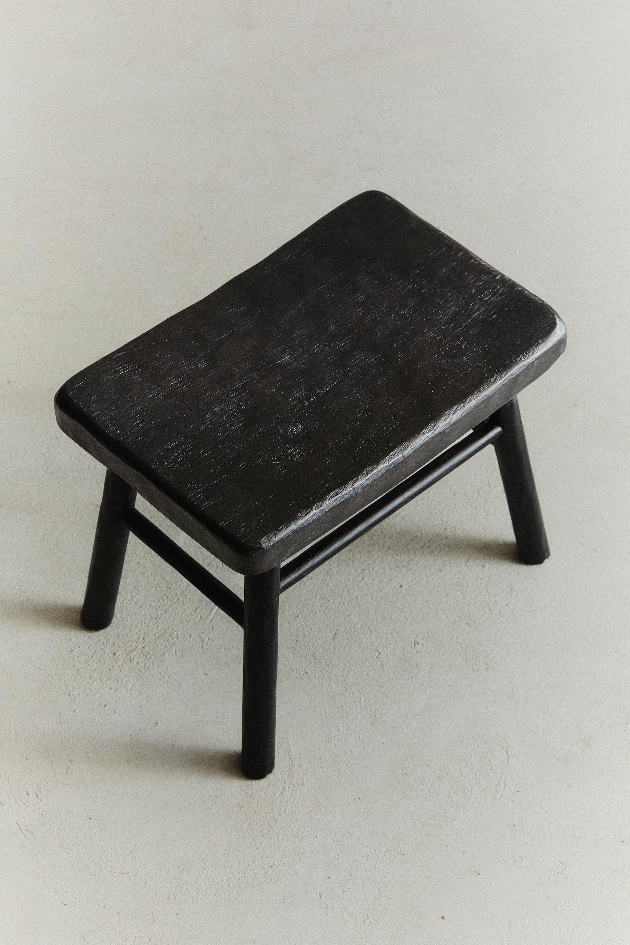 MINI HAMMERED STOOL